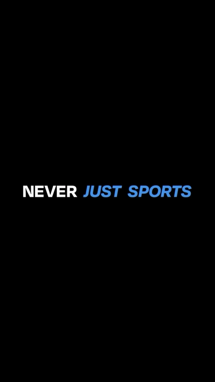 Pieza negra de POWERADE con el mensaje Never Just Sports en blanco y azul.