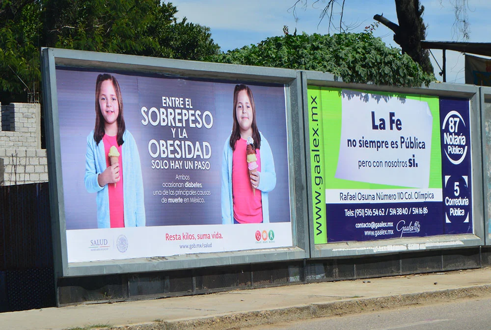 Vallas fijas CDMX, Publicidad exterior en CDMX, Anuncios en vallas fijas, Cartelería publicitaria CDMX, Espacios publicitarios fijos, Impacto visual en vallas, Publicidad en puntos estratégicos, Vallas urbanas CDMX, Exposición de marca en vallas, Publicidad en áreas urbanas
