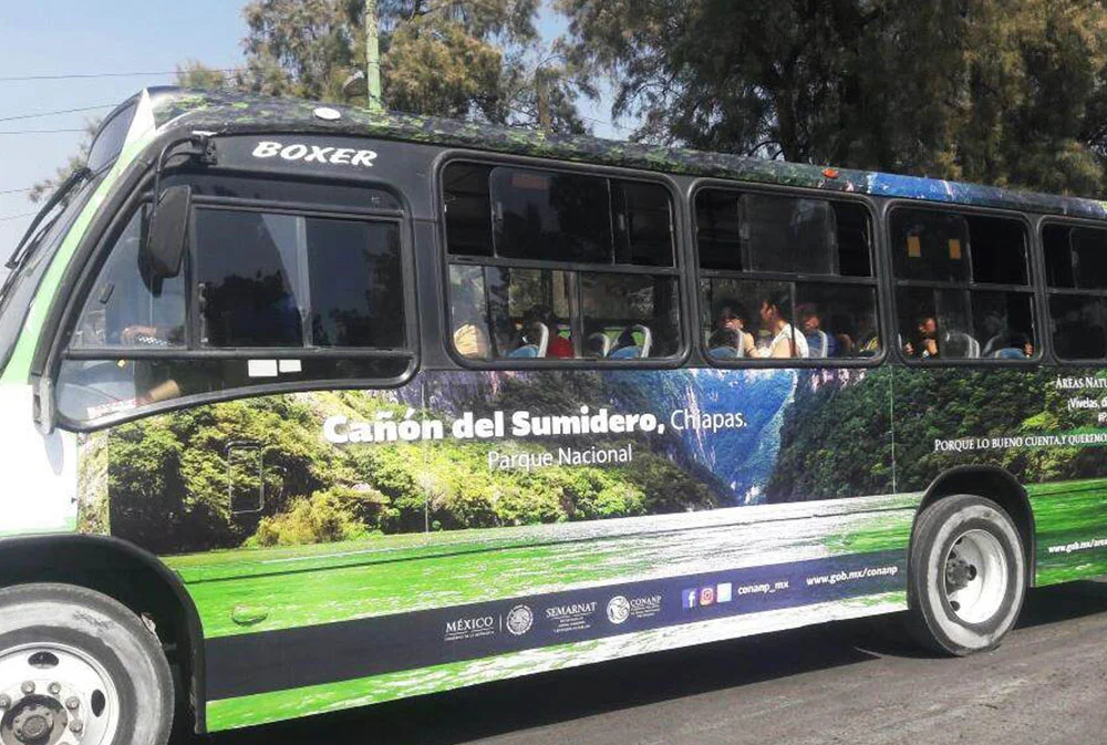 Autobuses ad image 4